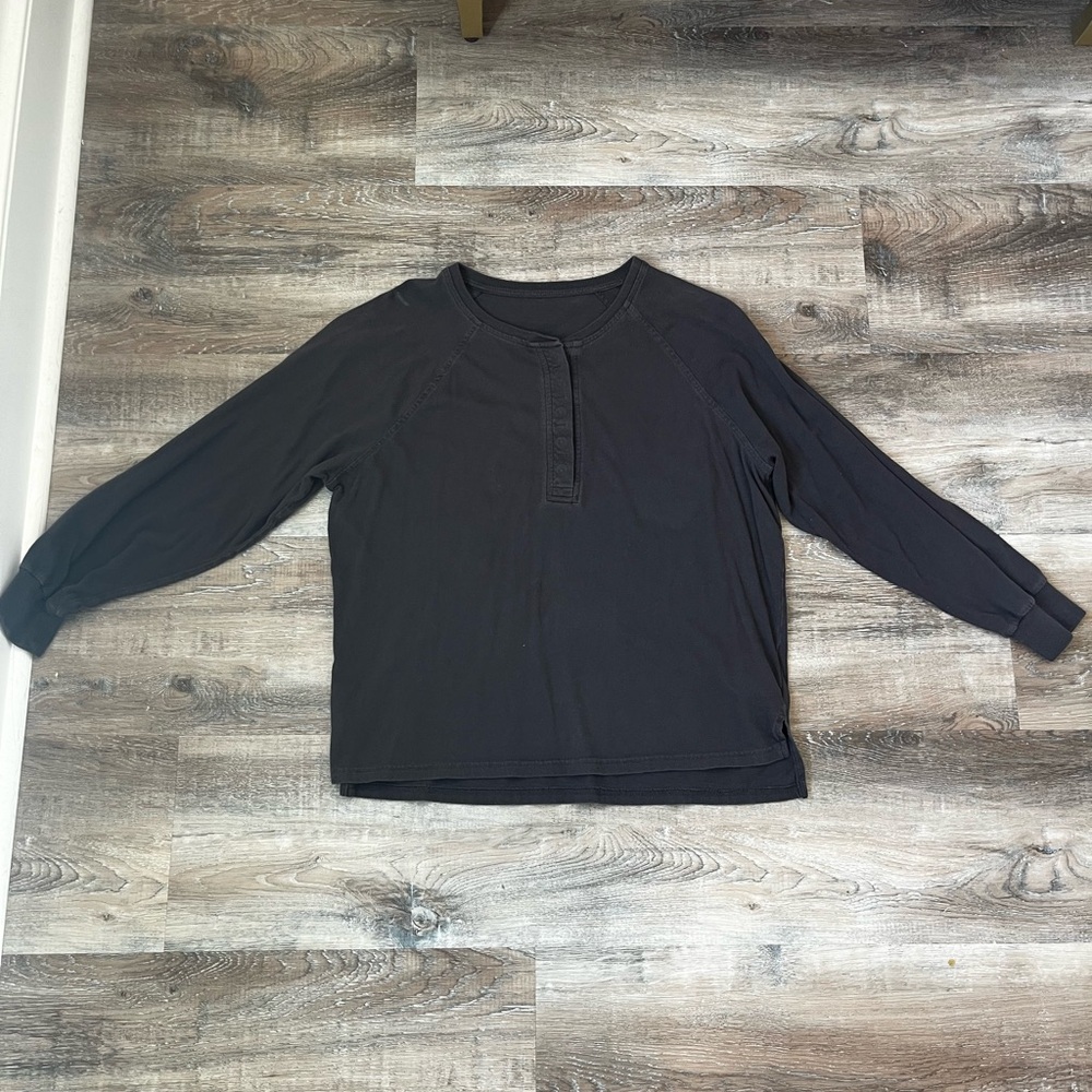 Madewell Long Sleeve Henley in charcoal - size Medium